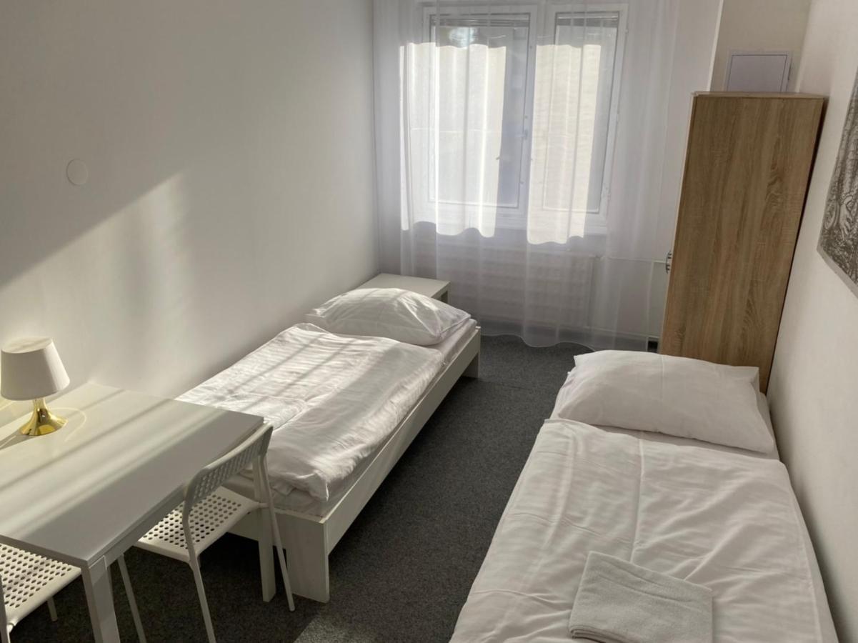 Ubytovna Kubra Hodonin Bagian luar foto