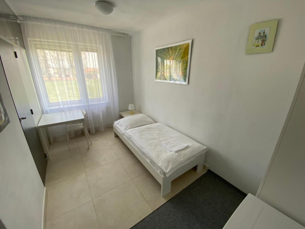 Ubytovna Kubra Hodonin Bagian luar foto