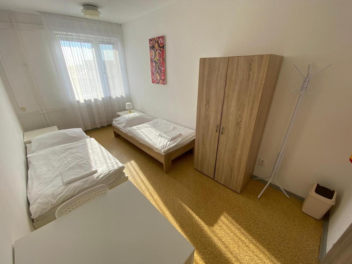 Ubytovna Kubra Hodonin Bagian luar foto